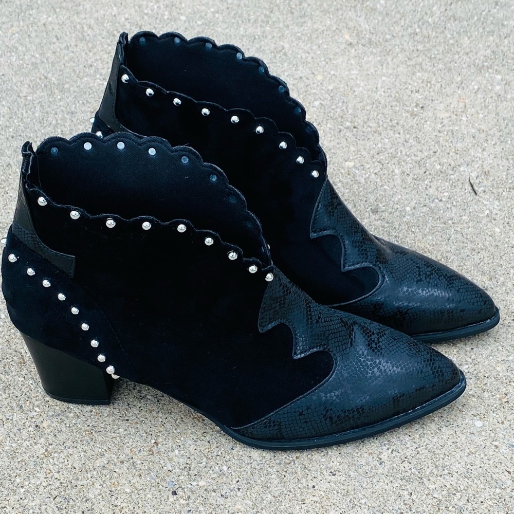 Super Cute Black Studded Ankle Boot 🖤
